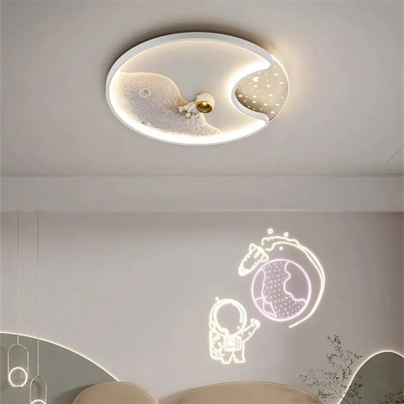 مصباح DecorBites™ Kids Astronaut LED على شكل قمر للعناية الفائقة بالعيون في غرفة النوم أو غرفة المعيشة