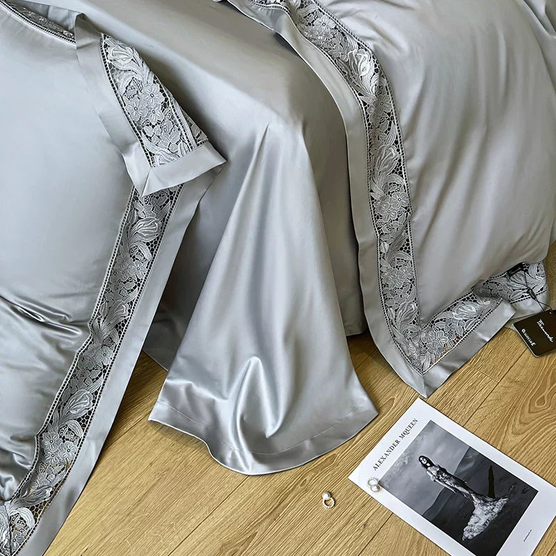طقم شراشف سرير DecorBites™ Luxe 1500TC من القطن المصري الفاخر بحواف دانتيل عريضة: غطاء لحاف، شرشف سرير، أغطية وسائد