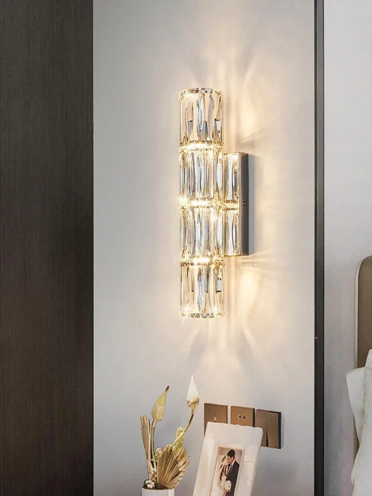 ثريات LED "ديكور بايتس" الذهبية الكريستالية للمباني الدوبلكس - ديكور الدرج الفاخر