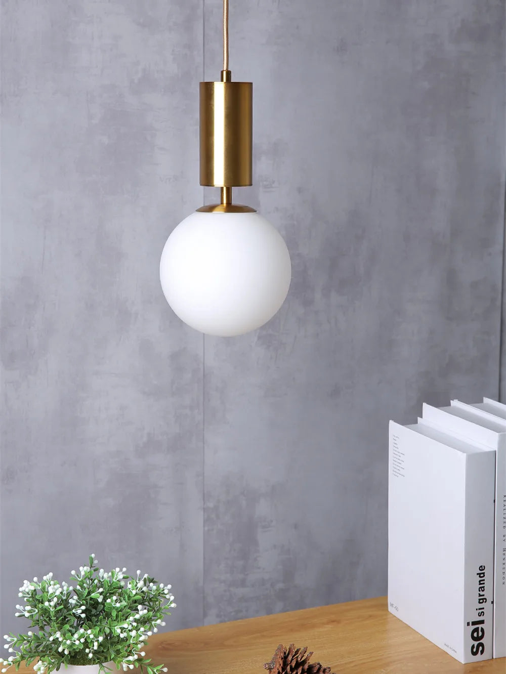 DecorBites™ ثريا سقفية ذهبية كروية بإضاءة LED لإضاءة ديكور المنزل الفاخر
