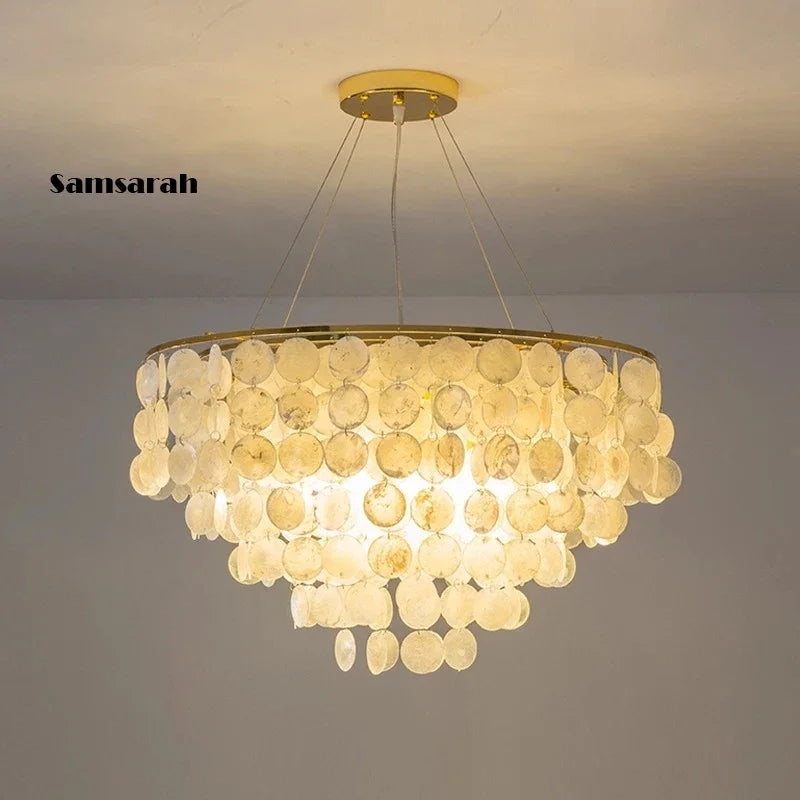 ثريا بمصباح معدني من الكروم الذهبي من ™DecorBites للمطاعم وغرف المعيشة وقاعات الفنادق