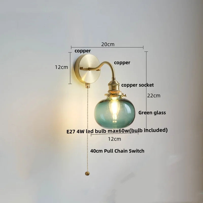 مصباح حائط LED كروي أخضر من DecorBites™، بقاعدة نحاسية، ومفتاح بسلسلة سحب