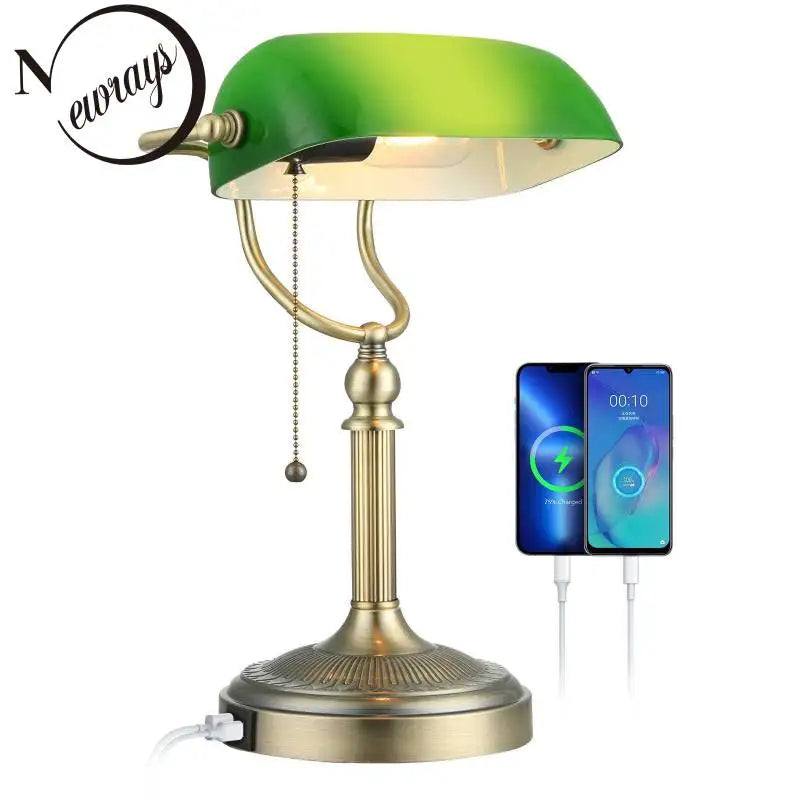 مصباح مكتب مصرفيين زجاجي أخضر DecorBites™ مع منفذ شحن USB ومفتاح سحب بسلسلة