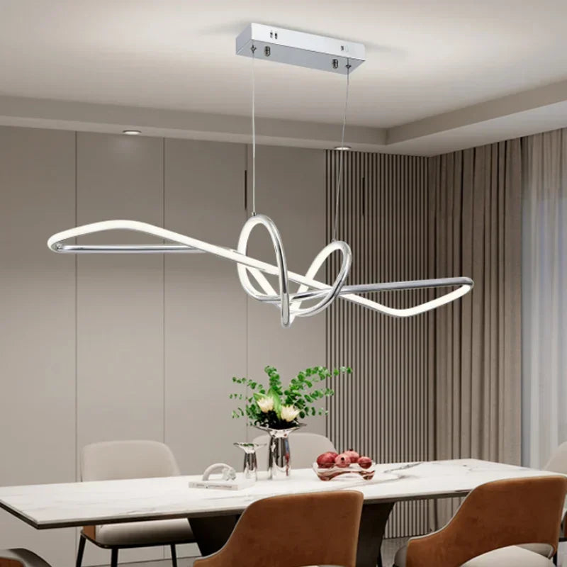 ثريات DecorBites™ الذهبية بتقنية LED: وحدات إضاءة عصرية للمطابخ والمطاعم