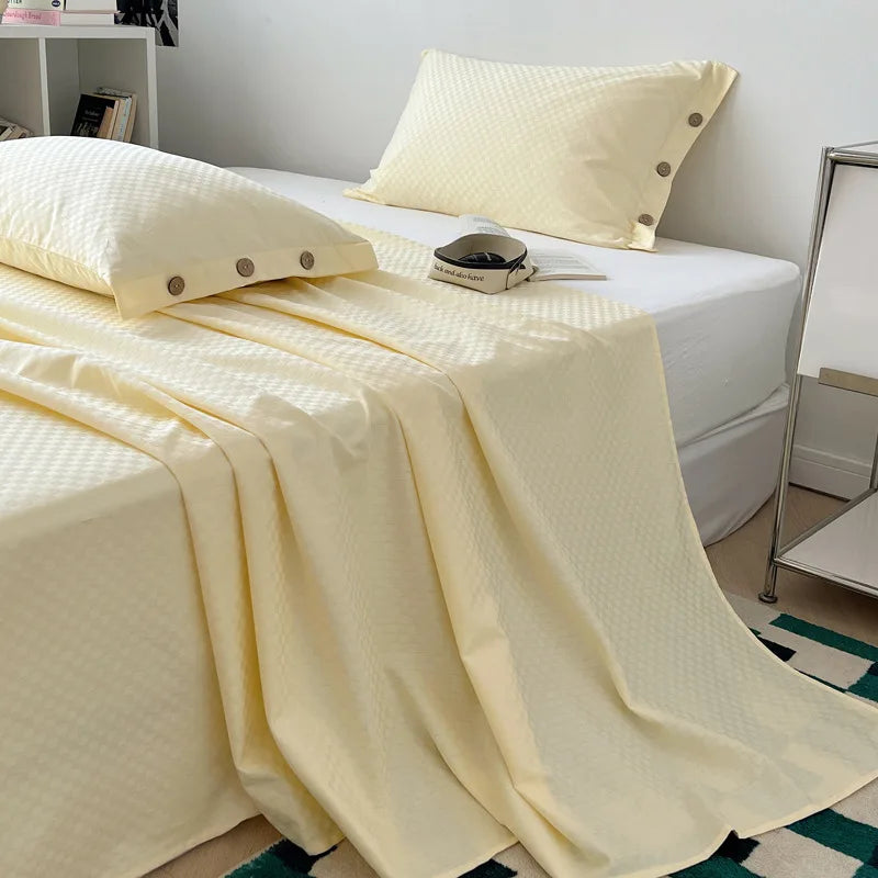 طقم ملاءة سرير فاخرة من الساتان القطني المخطط من DecorBites™ مع غطاءي وسادة