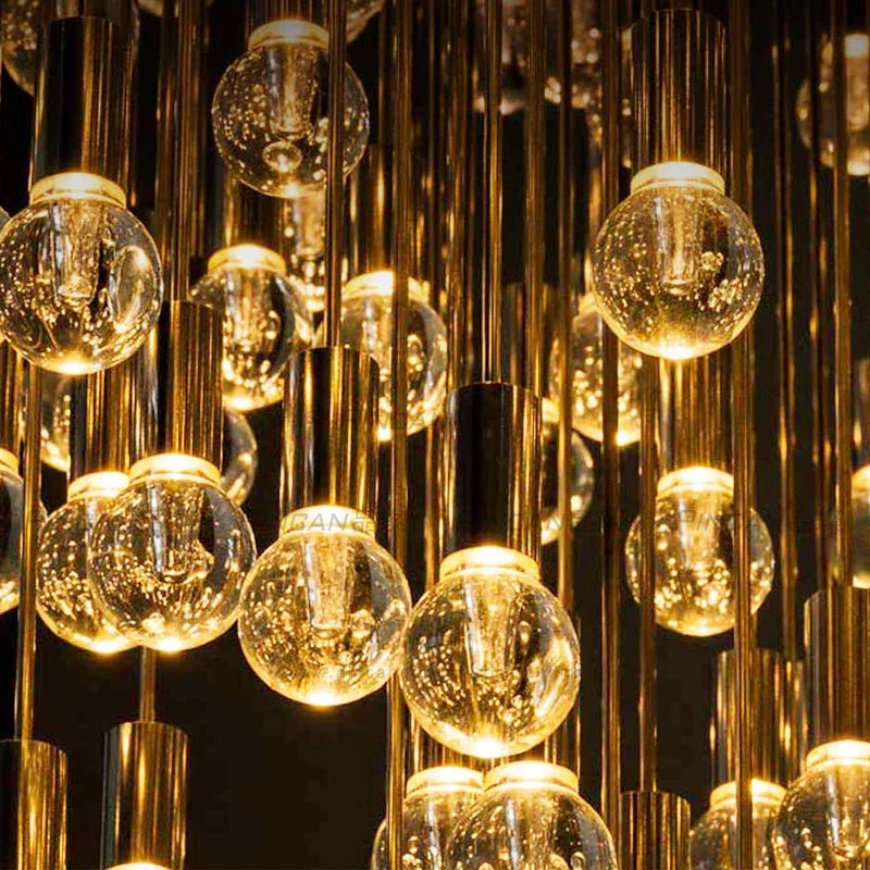 ثريا كرة كريستالية كبيرة LED ذهبية من DecorBites™ لغرفة المعيشة العصرية الفاخرة