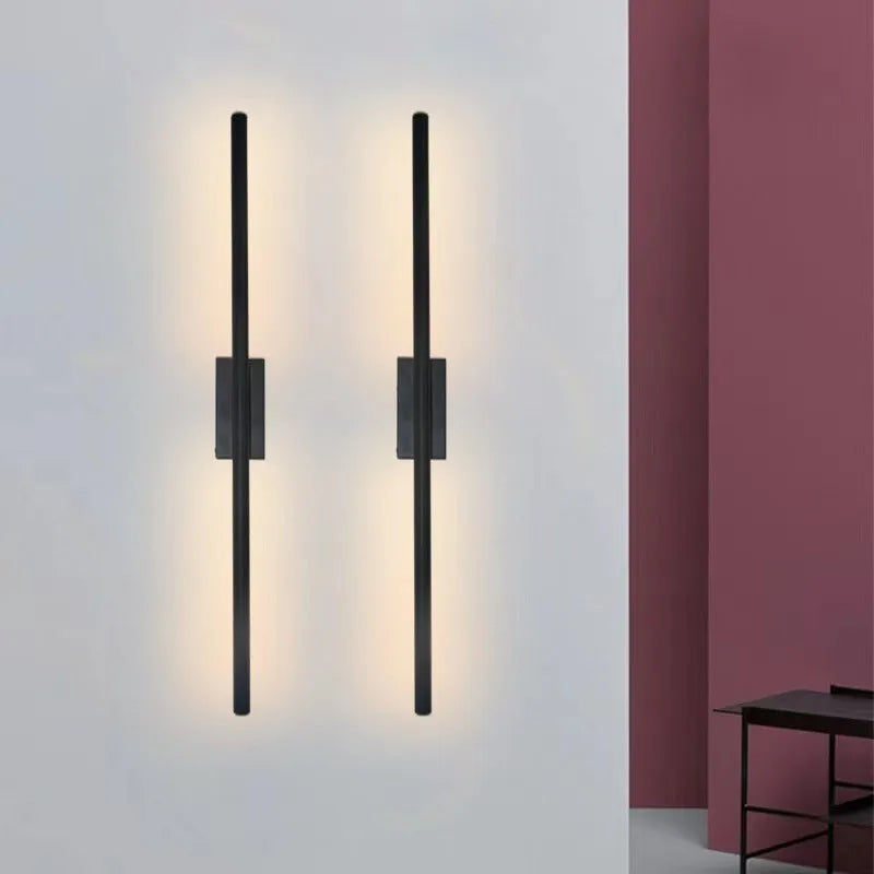 مصباح حائط LED أنبوبي خطي من DecorBites™ إضاءة علوية سفلية لون أسود وذهبي