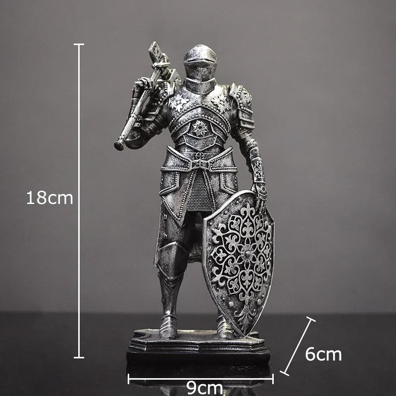 Décoration de statue de chevalier lourdement blindé en résine DecorBites™ pour bureau et esthétique de pièce