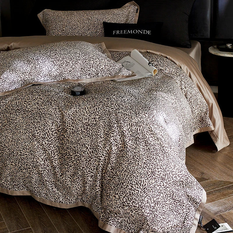 طقم مفروشات DecorBites™ Leopard الفاخر: غطاء لحاف حريري ناعم من الليوسيل والقطن، طقم شراشف، أكياس وسائد