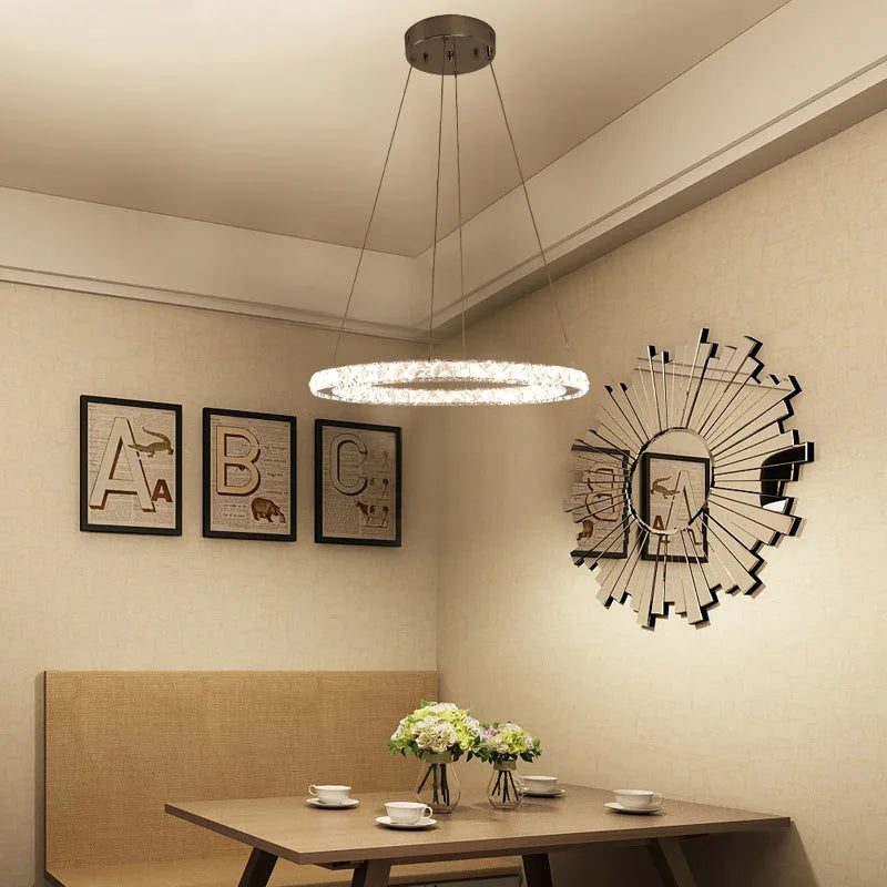 ثريا كريستالية ذهبية لامعة DecorBites™ Gold Gloss LED على شكل حلقة لغرفة المعيشة العصرية الفاخرة