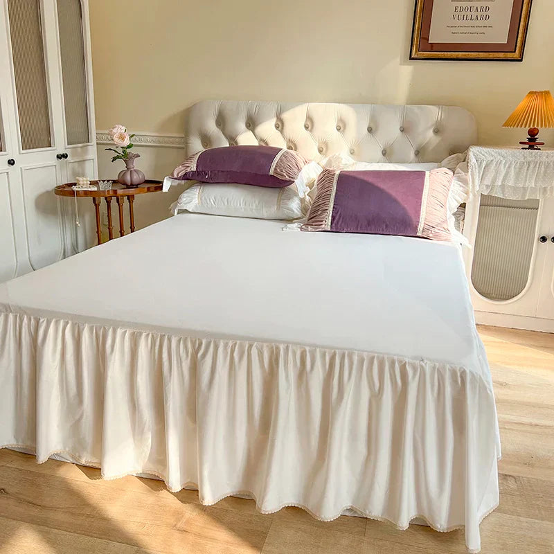 طقم مفروشات قطن بتصميم أميرات كوري من DecorBites™ مع كشكشة بليسيه وغطاء لحاف ناعم