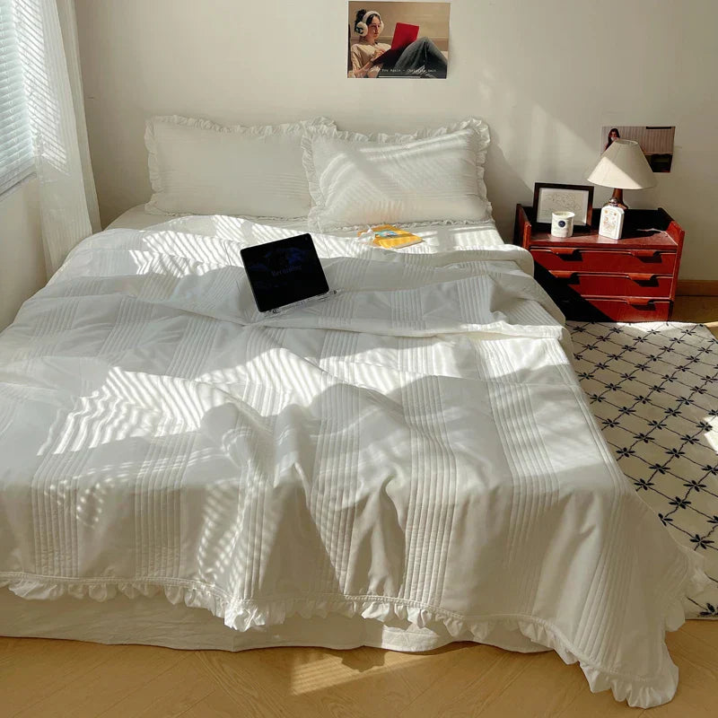 DecorBites™ مفرش سرير صيفي من الدانتيل الكوري بتصميم أميرة مكشكش - طقم مفروشات من 3 قطع