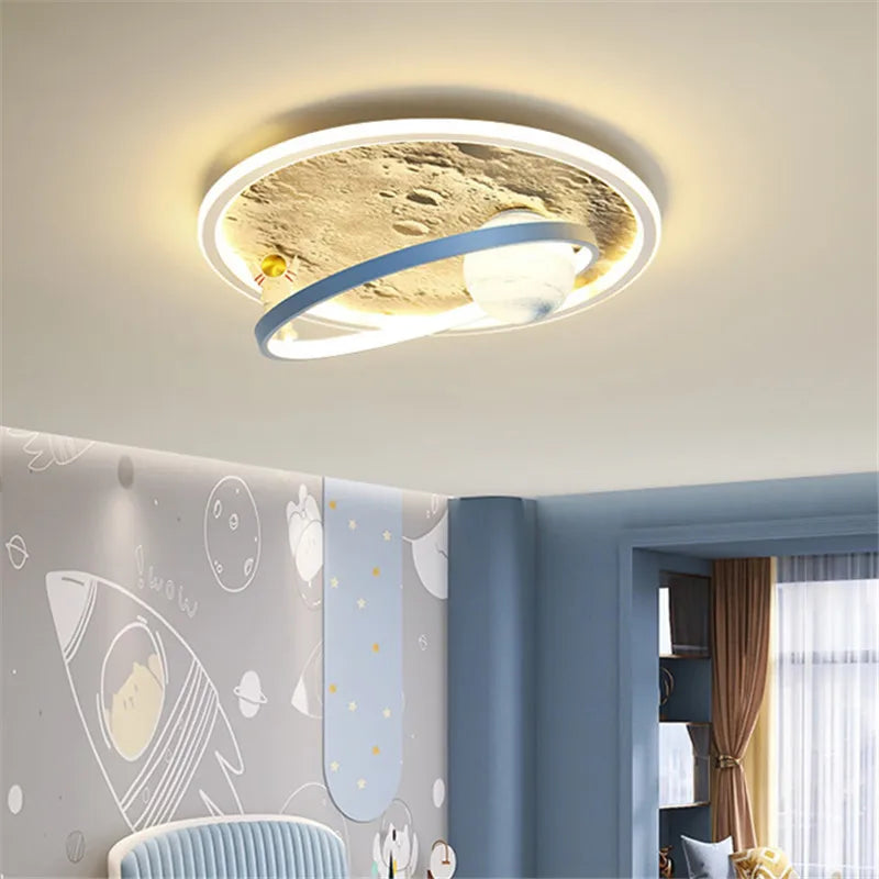 مصباح سقف DecorBites™ Kids Moon Astronaut LED للعناية بالعيون بتصميم كرتوني أزرق وردي