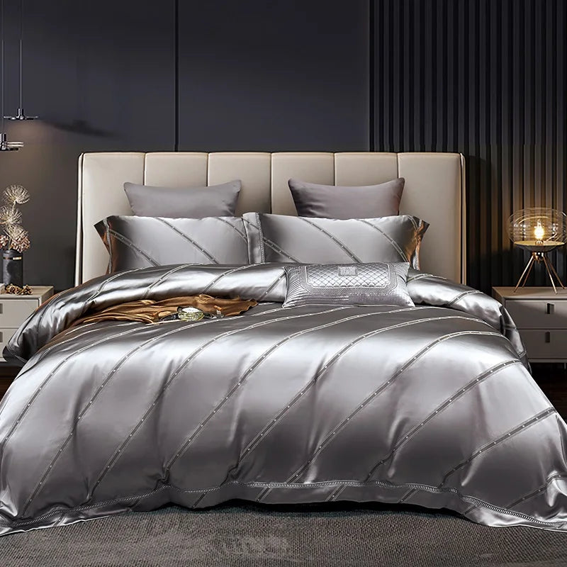 طقم مفروشات DecorBites™ من القطن الجاكار بنقشة أوراق ذهبية مع غطاء لحاف ناعم من القطن المصري
