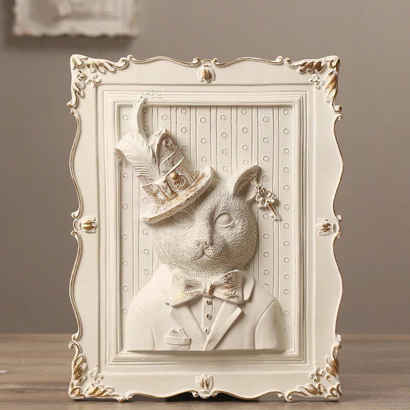 DecorBites™ إطار زخرفة جدارية متدلية من الراتنج على شكل قطة "إيرل" للمسة غريبة.