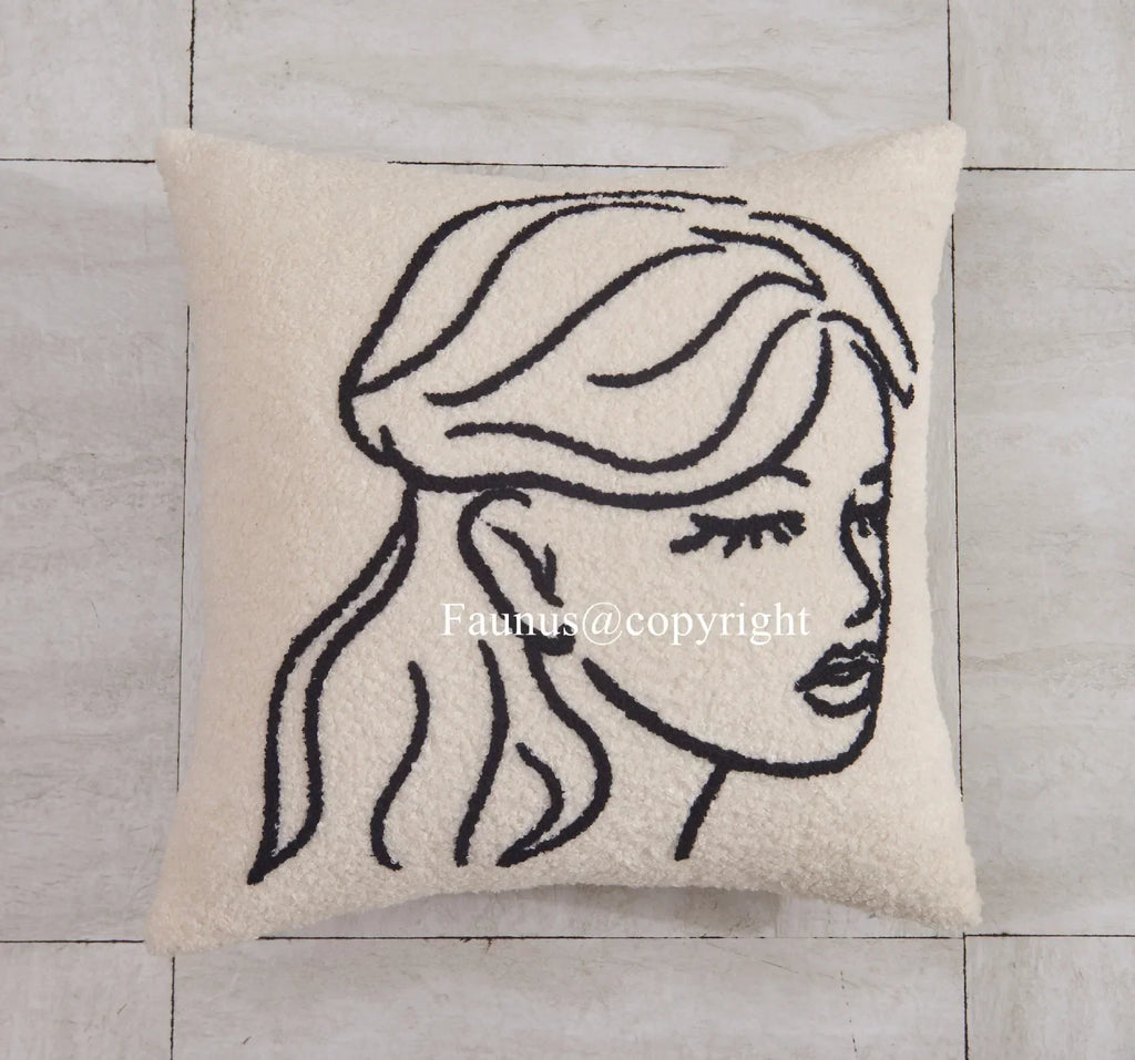 DecorBites™ غطاء وسادة بتطريز وجه من صوف الحمل 45x45 - غطاء وسادة فني تجريدي باللون البيج والأبيض