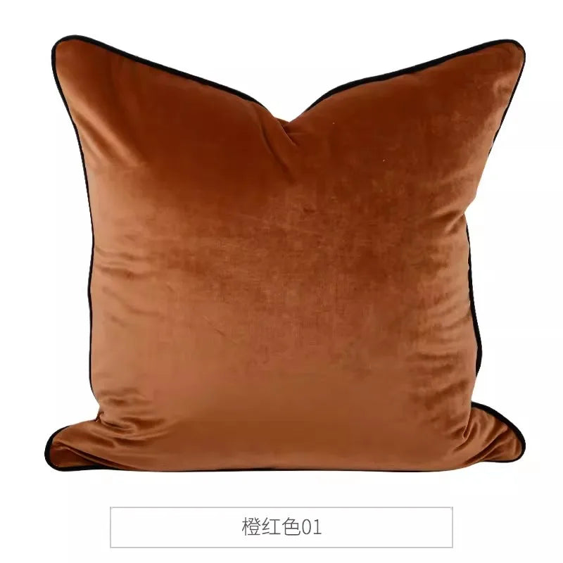 كيس وسادة هالو لُوكس تشيتا DecorBites™: غطاء وسادة مزخرف بشراشيب بتصميم GG