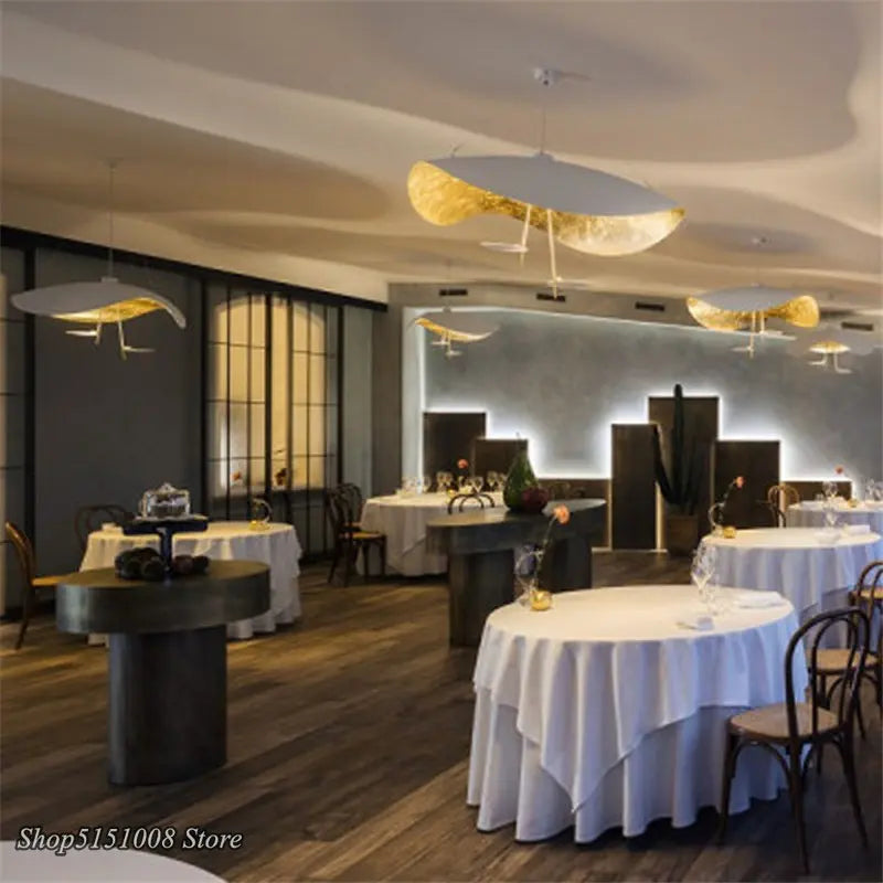 أضواء قلادة LED بخامة ذهبية من DecorBites™: مصابيح معلقة عصرية لغرفة المعيشة وغرفة النوم