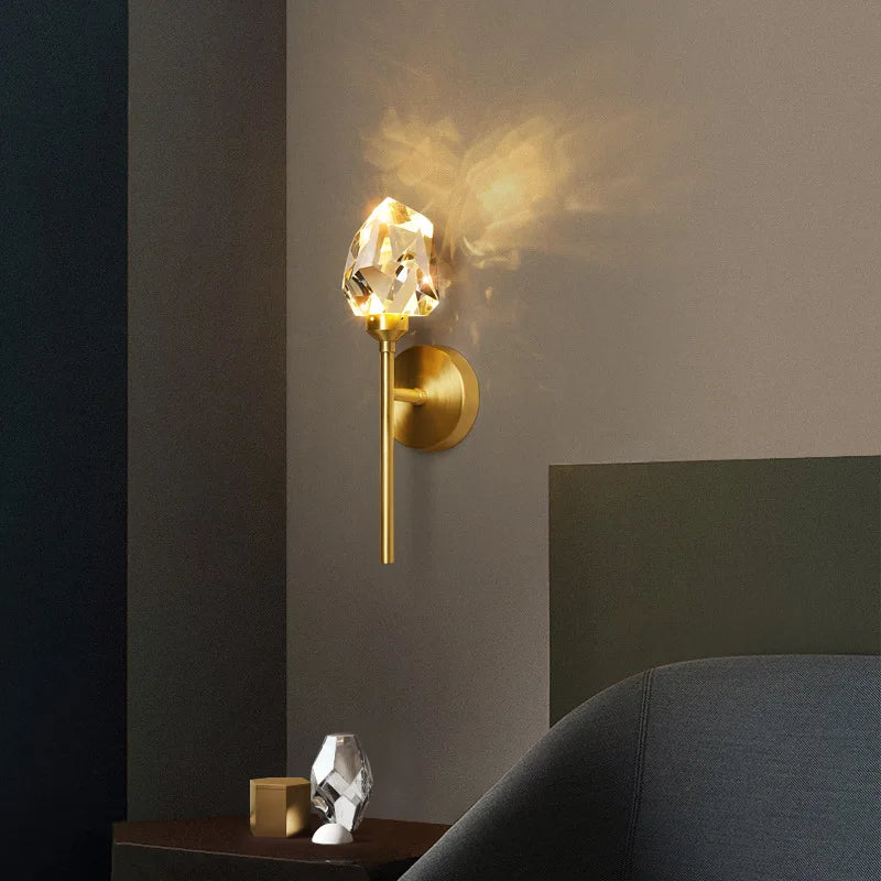 DecorBites™ أبليك حائط كريستالي ذهبي بإضاءة ليد لغرفة النوم وغرفة المعيشة وردهة الفندق