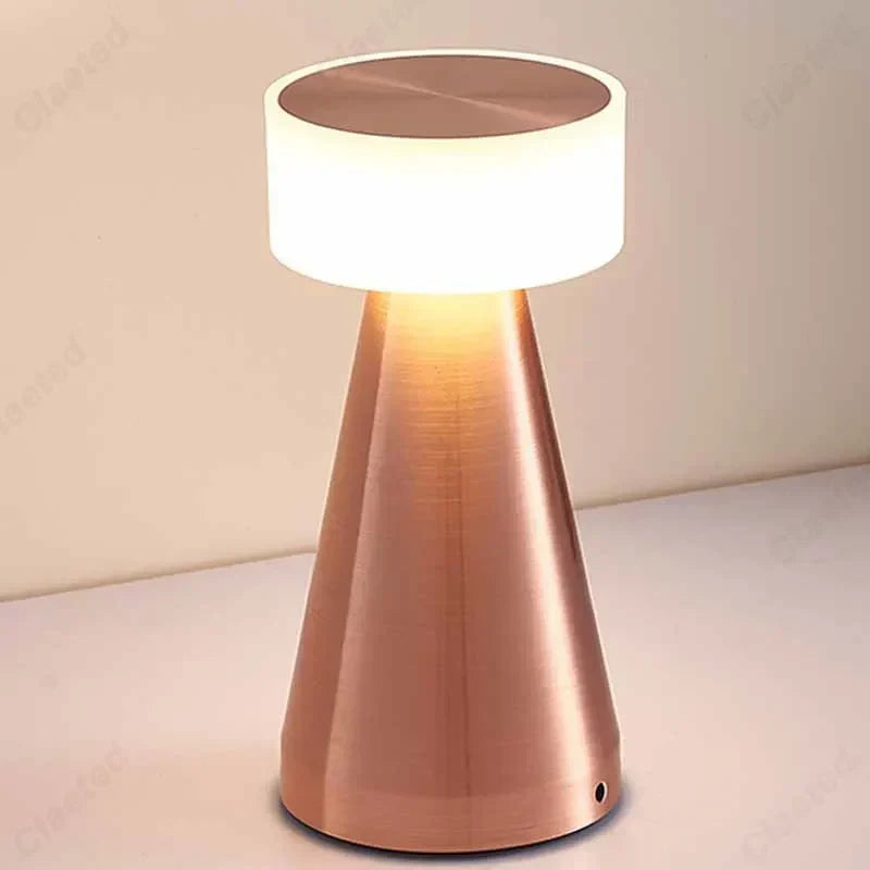 مصباح طاولة LED من DecorBites™: مصباح ليلي يعمل باللمس وقابل لإعادة الشحن عبر USB