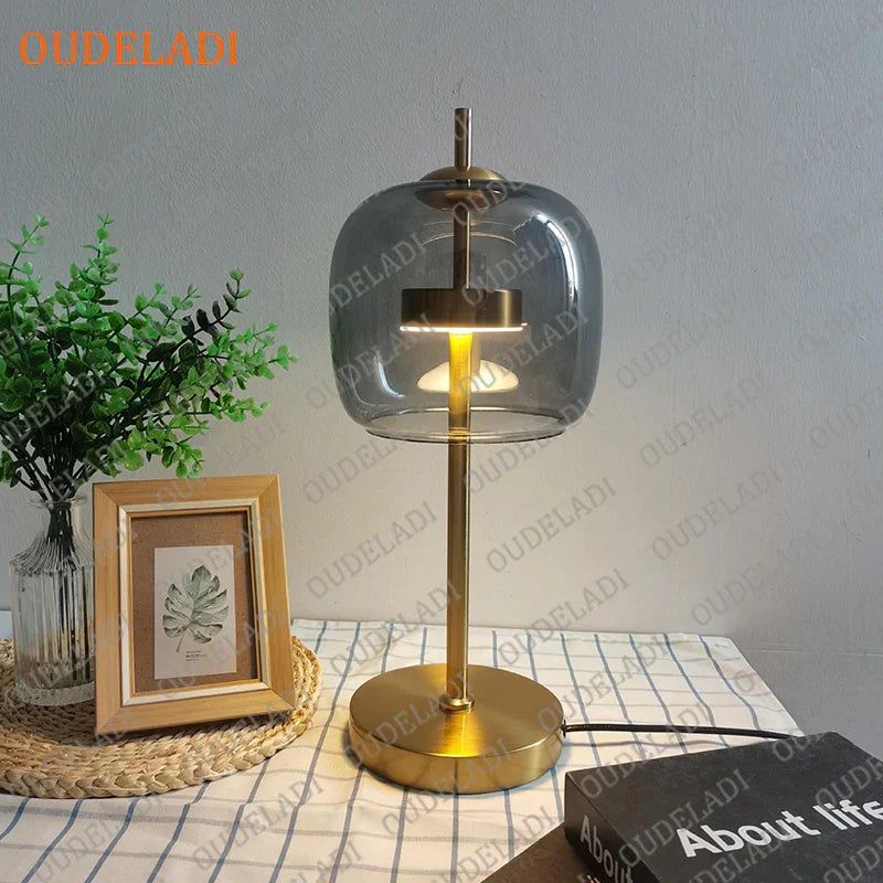 مصباح مكتب DecorBites™ الذهبي الزجاجي LED لديكور المنزل العصري الفاخر