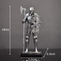 Décoration de statue de chevalier lourdement blindé en résine DecorBites™ pour bureau et esthétique de pièce