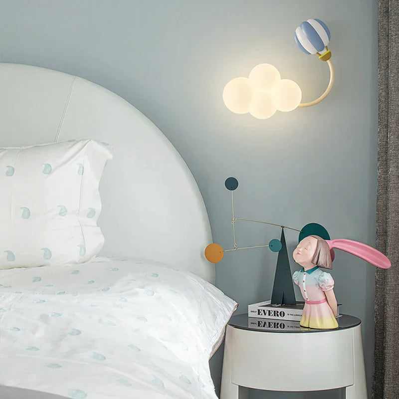 مصباح حائط للأطفال من DecorBites™ بتصميم طائرة ورقية قوس قزح