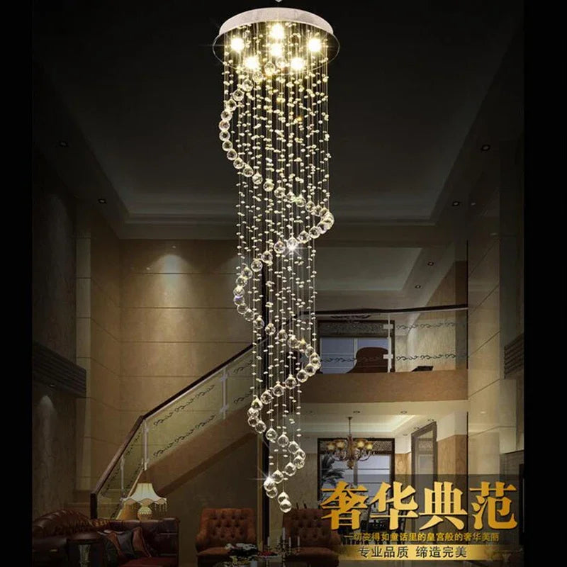 نجفة كريستال حلزونية كبيرة من DecorBites™ لبيت الدرج