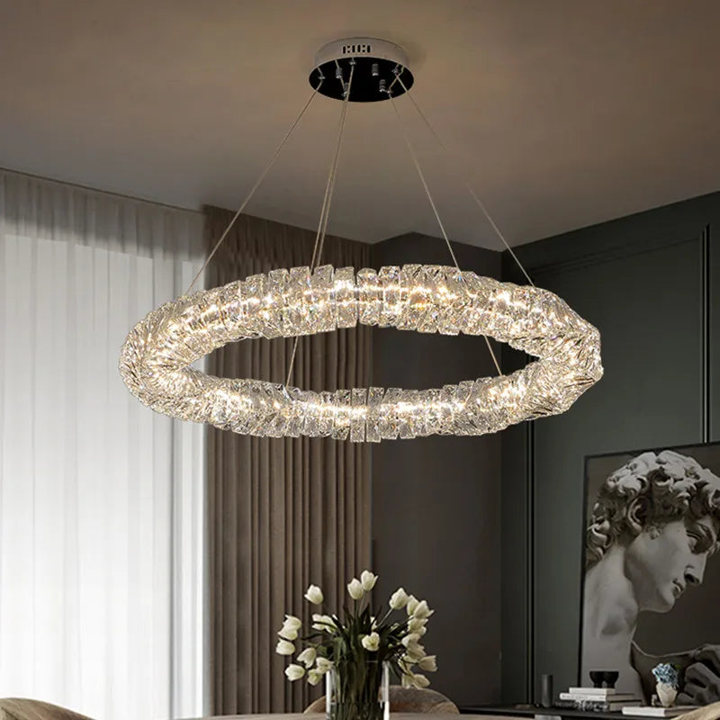 ثريا كريستال قابلة للتعتيم من DecorBites™ بتصميم قلادة لغرفة المعيشة العصرية الفاخرة.