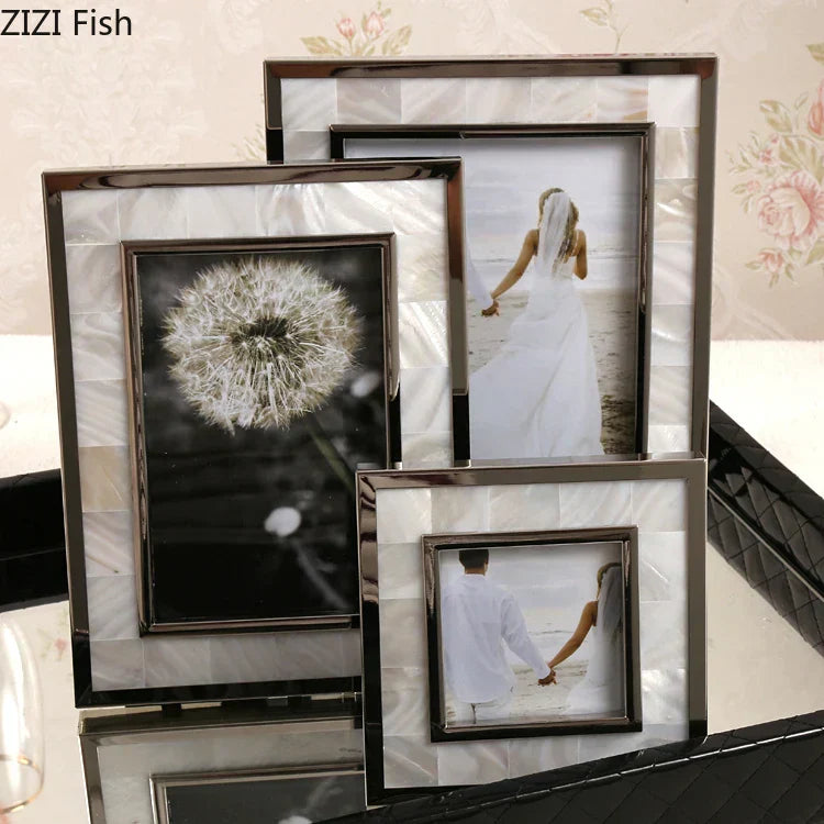 إطار صور شل الذهبي من DecorBites™ لديكور طاولة السرير لصور العائلة