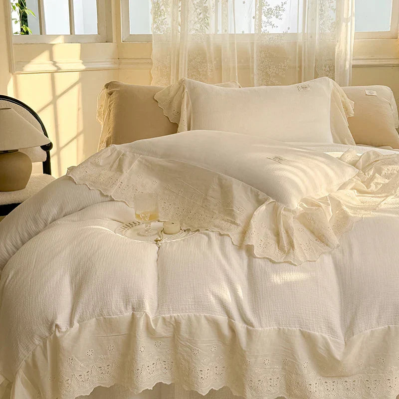 طقم مفروشات سرير الزفاف بتصميم الأميرة من الدانتيل والكشكشة من DecorBites™‎ مصنوع من القطن الخالص والناعم على البشرة
