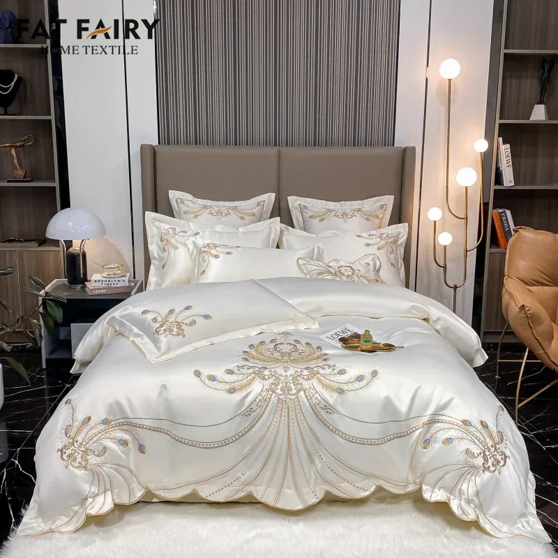 طقم شراشف DecorBites™ Gold Feather المطرز من القطن المصري بنمط المزيج المزخرف