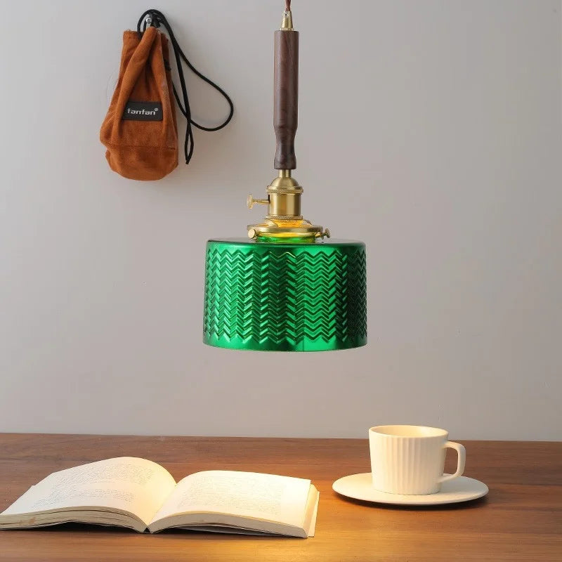 مصابيح قلادة LED زجاجية خضراء DecorBites™، وحدات إضاءة متدلية عصرية من النحاس والجوز