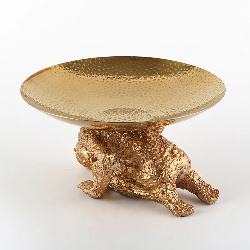 صينية وتماثيل ديكور المنزل المصنوعة يدوياً من الراتنج الذهبي من DecorBites™