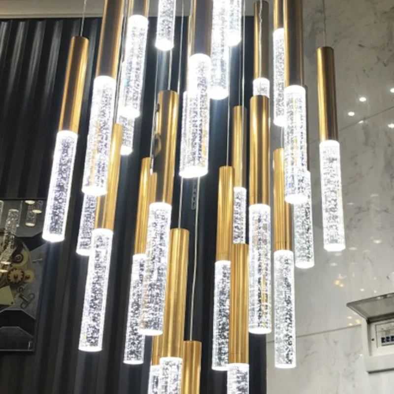 DecorBites™ ثريا كريستالية للسلالم - إضاءة LED ذهبية حديثة لغرفة المعيشة
