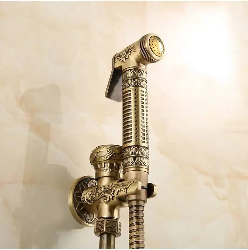 مجموعة رأس دش شطاف بيديه يدوي ذهبي نحاسي DecorBites™