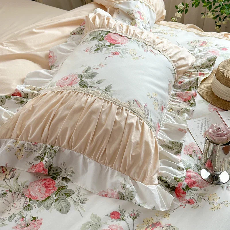 مجموعة مفروشات سرير قطنية مزينة بالورود والكشكشة بطراز الأميرة الكورية من DecorBites™
