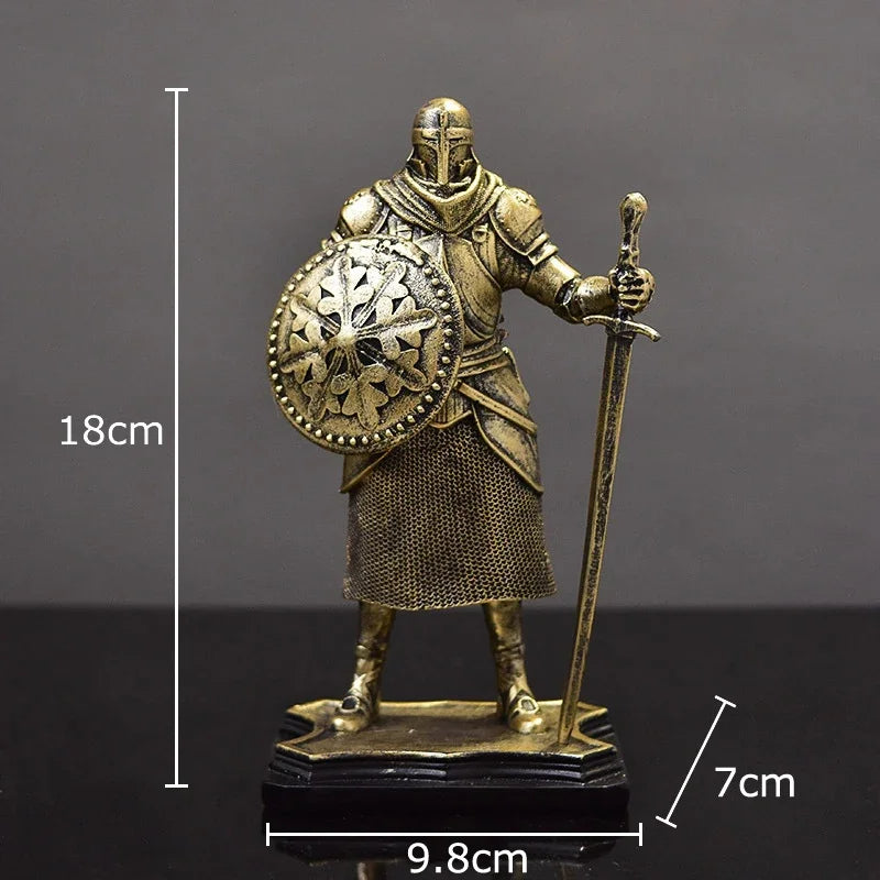 Décoration de statue de chevalier lourdement blindé en résine DecorBites™ pour bureau et esthétique de pièce
