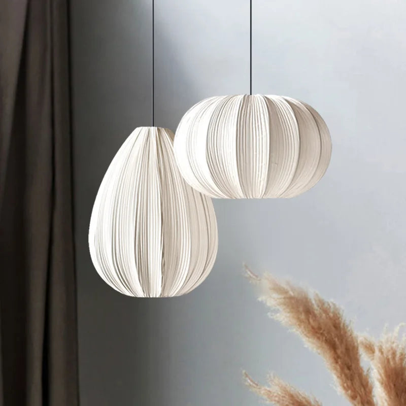 مصابيح تعليق قماشية مطوية بتصميم وابي-سابي الياباني من DecorBites™ لغرفة الطعام وغرفة النوم