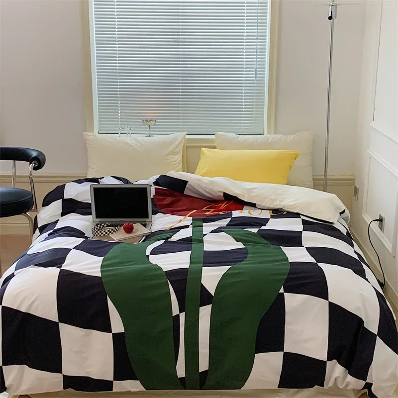 طقم لحاف سرير كبير الحجم من قطن الساتان بطبعة الزهور الكبيرة من DecorBites™