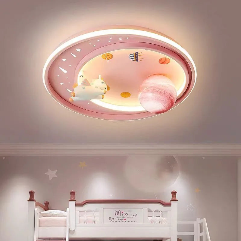 مصباح سقف DecorBites™ Kids Moon Astronaut LED للعناية بالعيون بتصميم كرتوني أزرق وردي