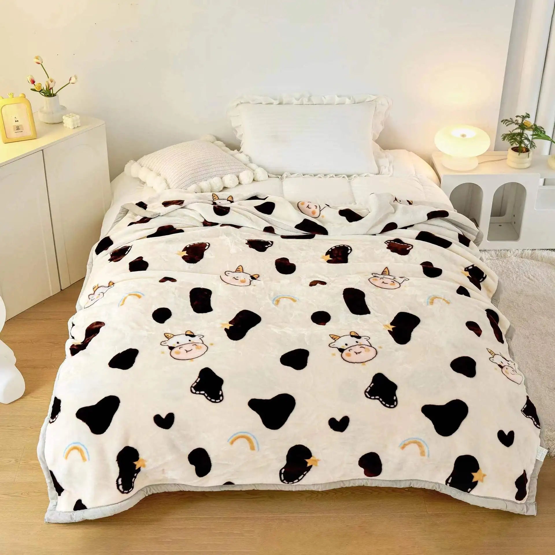 DecorBites™ Double Layer Raschel Blankets: Soft Faux Fur Mink Throw for Beds