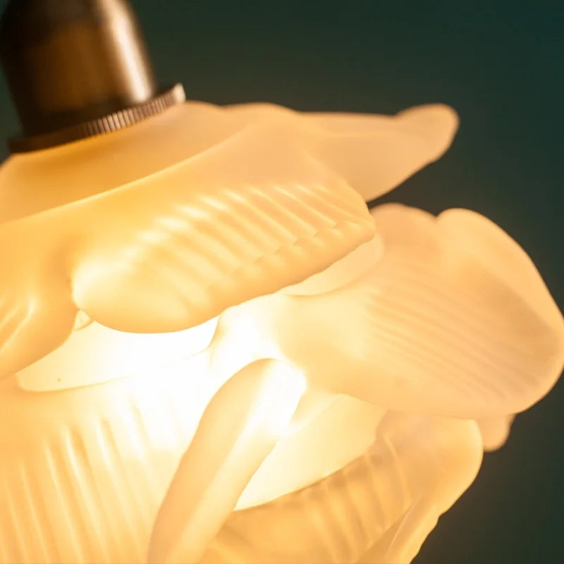 مصباح معلق DecorBites™ LED زجاجي أبيض متجمد: بساطة الشمال لغرفة المعيشة والمقهى