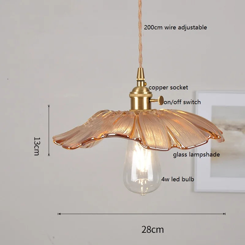 مصباح قلادة DecorBites™ LED زجاجي أخضر بمقبض خشبي نحاسي لديكور المنزل الاسكندنافي الحديث