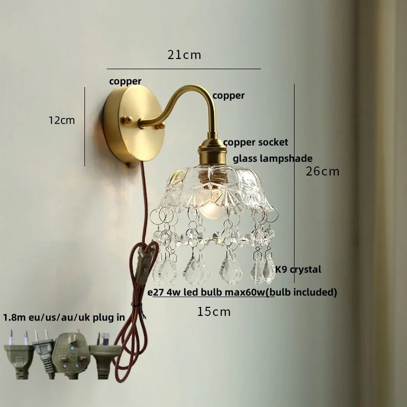 مصباح حائط LED كروي أخضر من DecorBites™، بقاعدة نحاسية، ومفتاح بسلسلة سحب