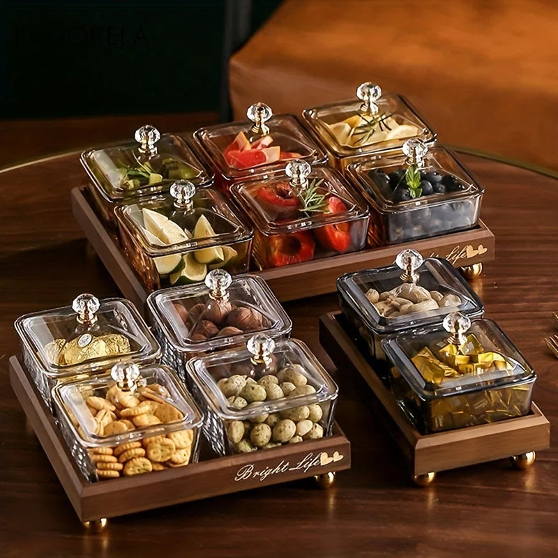 طبق فواكه زجاجي فاخر خفيف من DecorBites™ مع مقصورة خشبية من الخيزران