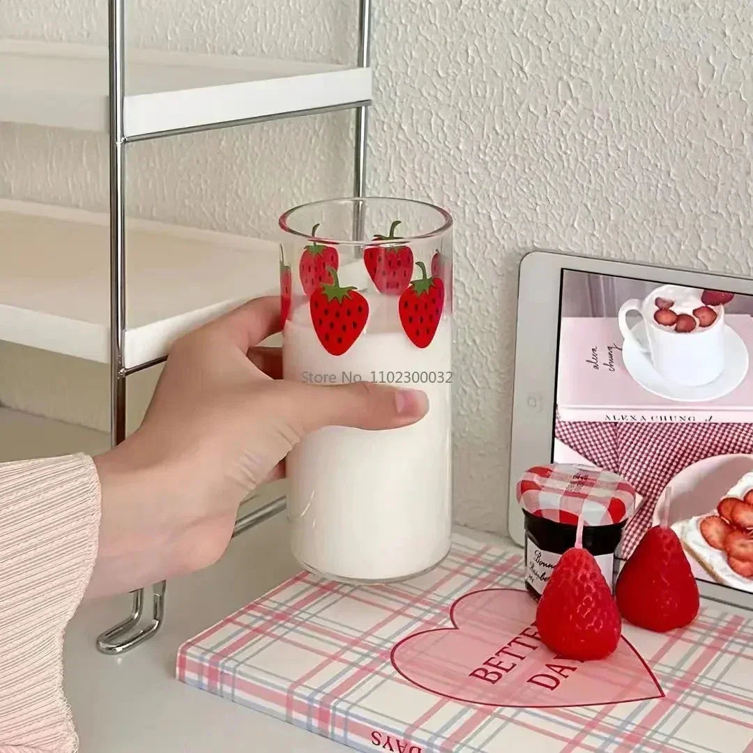 كوب عصير الفراولة اللطيف من DecorBites™ مع ماصات - قدح عصير شفاف وجذاب