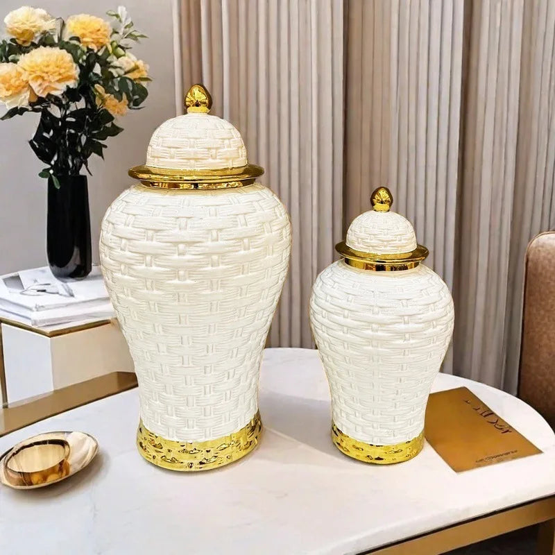 جرة شطرنج سيراميك مزهرية ورد ذهبية بنمط النسيج من DecorBites™ اكسسوارات تزيين المنزل
