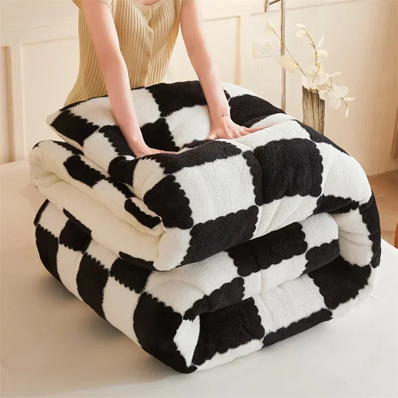 DecorBites™ Cozy Checkerboard Winter Blanket - Super Thick & Soft Cashmere Duvet Comforter
