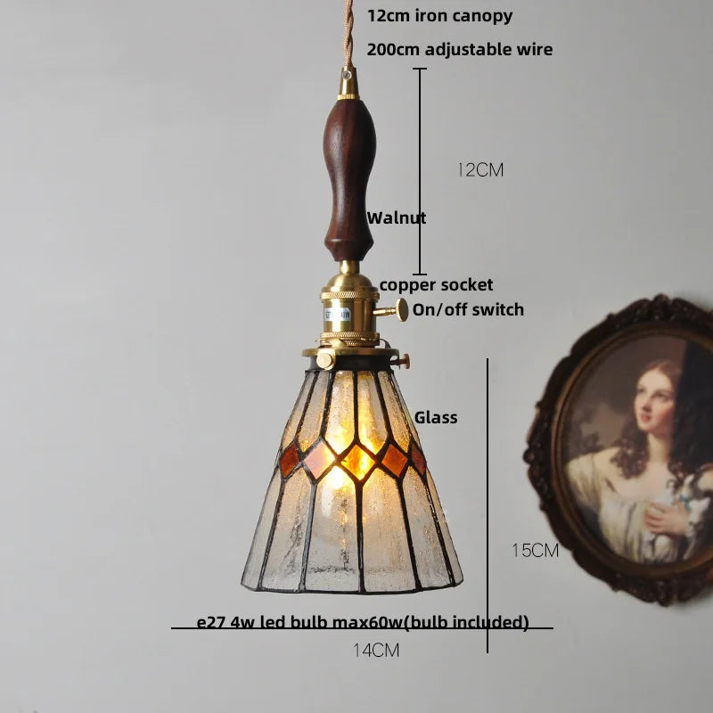 مصباح تعليق LED قابل للتعديل DecorBites™ من الزجاج الكهرماني والخشب الجوزي